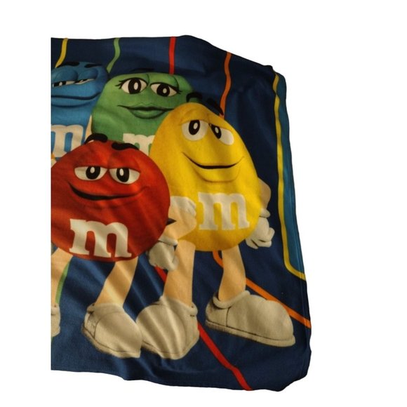 M&MS Plush Blanket - Picture 5 of 7